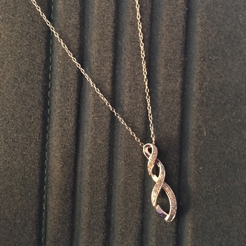 Sterling silver necklace with diamonds